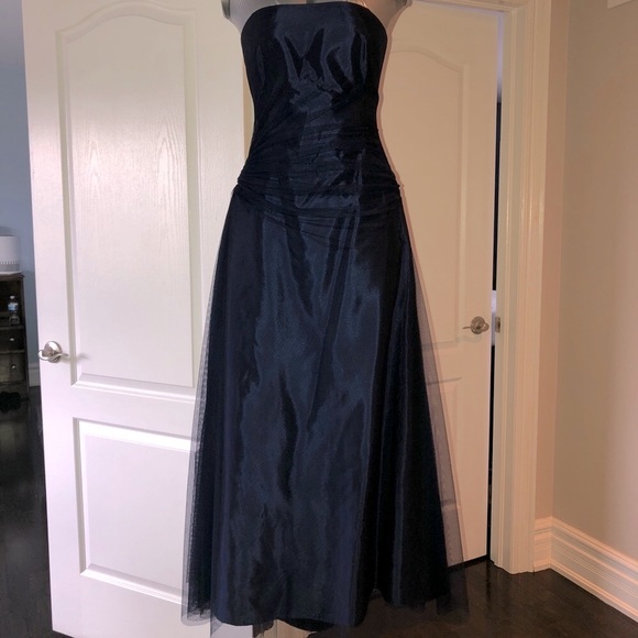 Vera Wang Navy Strapless Gown - Picture 1 of 13